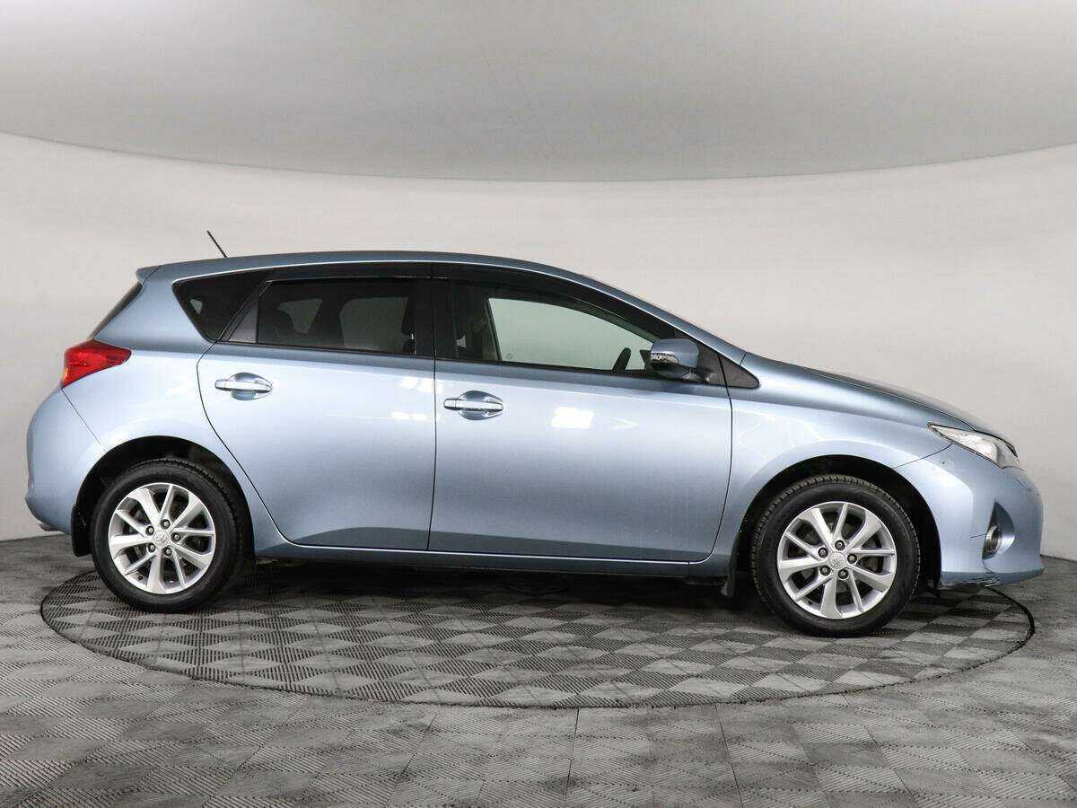 Купить Toyota Auris, 2013, 132 003 км, фото №4