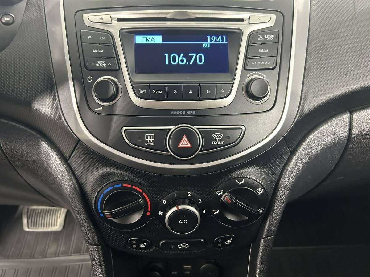 Купить Hyundai Solaris, 2016, 56 500 км, фото №12