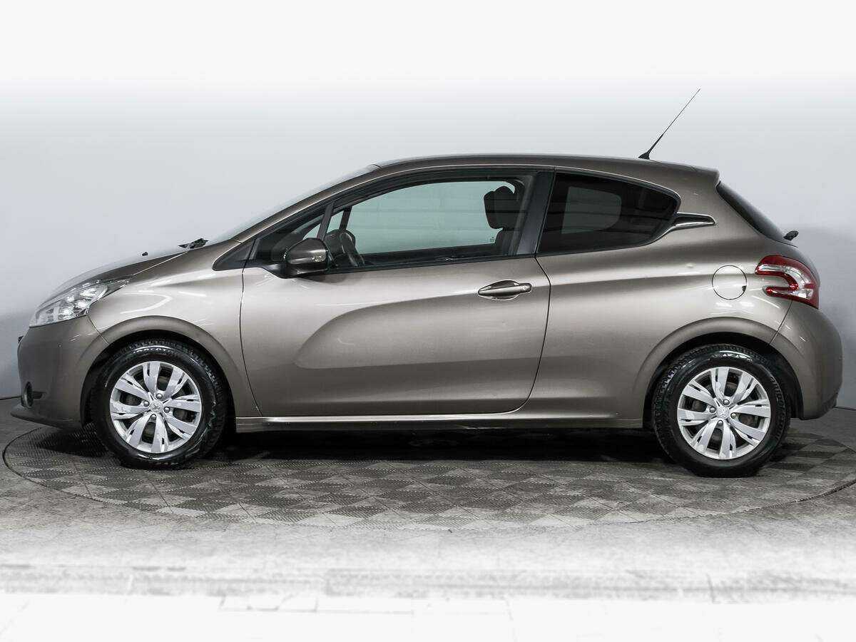 Купить Peugeot 208, 2013, 107 930 км, фото №8