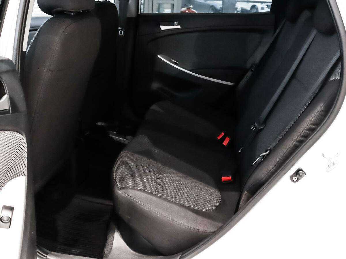 Купить Hyundai Solaris, 2012, 124 753 км, фото №10