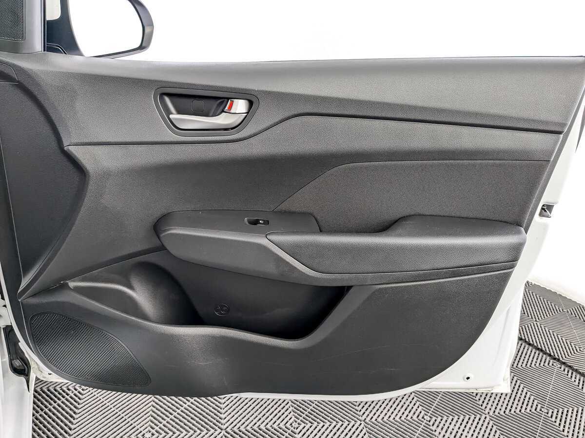 Купить Hyundai Solaris, 2019, 130 000 км, фото №24