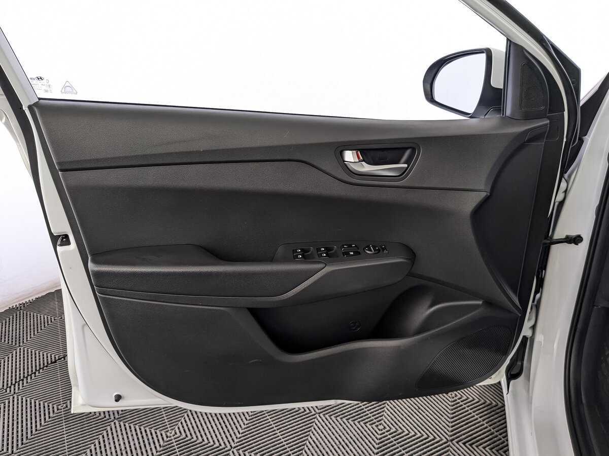 Купить Hyundai Solaris, 2020, 134 749 км, фото №17