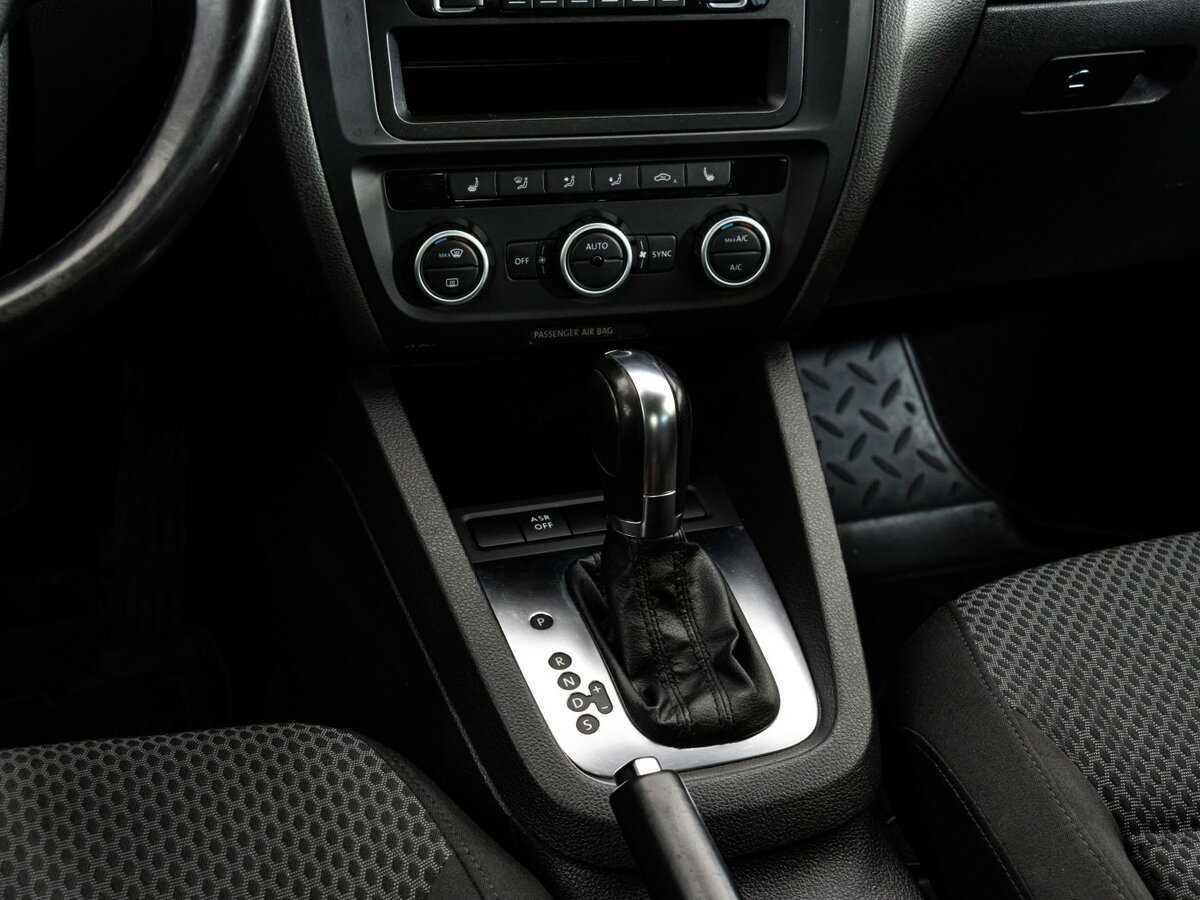 Купить Volkswagen Jetta, 2012, 203 467 км, фото №12