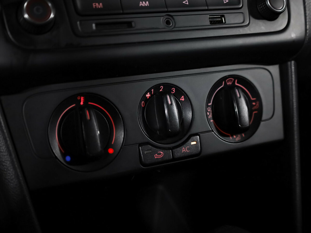 Купить Volkswagen Polo V, 2013, 191 577 км, фото №12